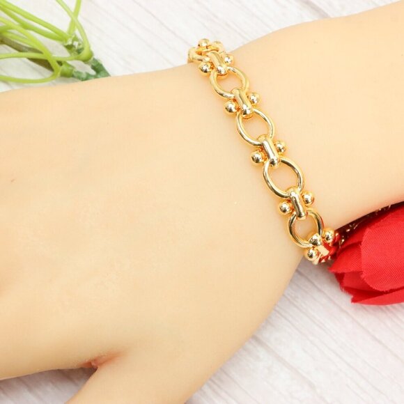 "Trendy Handmade Bracelet – A Thoughtful Gift for Girls & Women | UNVRC1605 - Picture 8 of 10